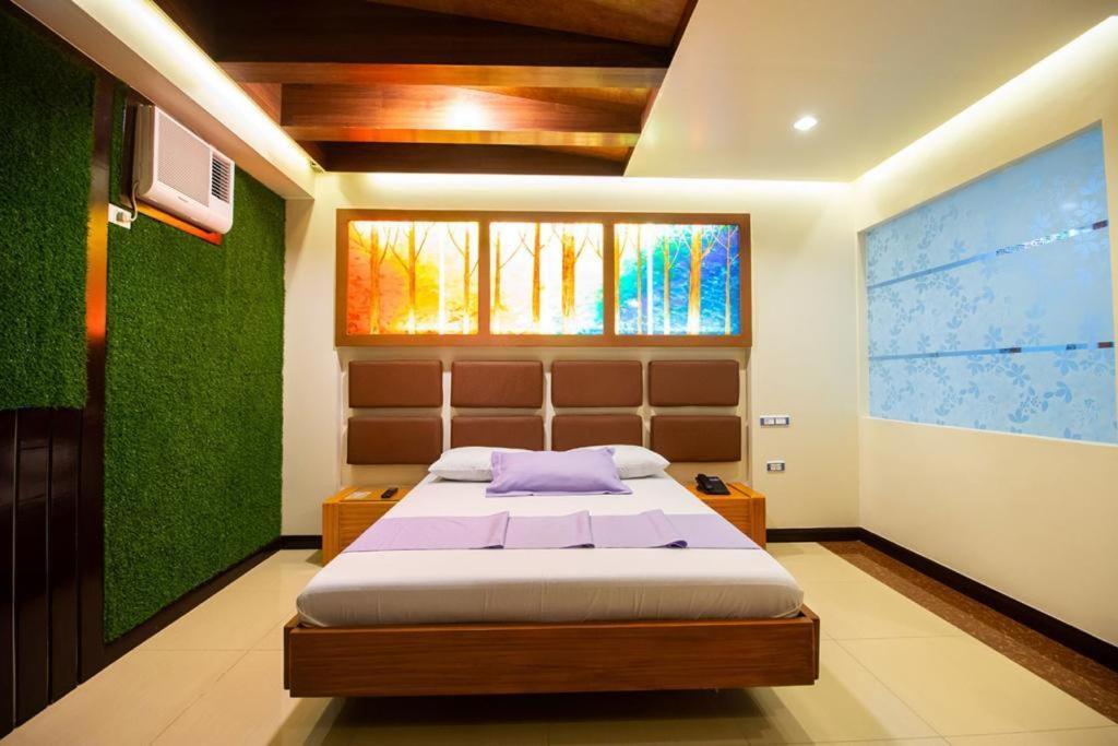 Hotel Dreamworld Las Piñas Esterno foto
